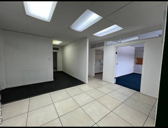 275M² OFFICE TO LET IN FERNDALE